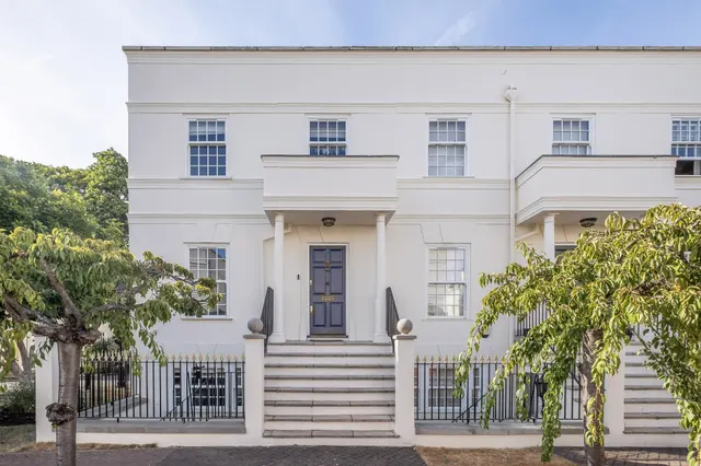 Beaufort Close, London, SW15, photo 1