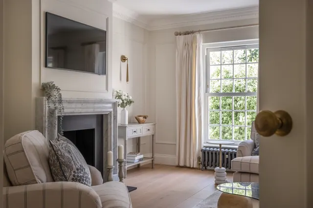 Photo 2 — Beaufort Close, London, SW15
