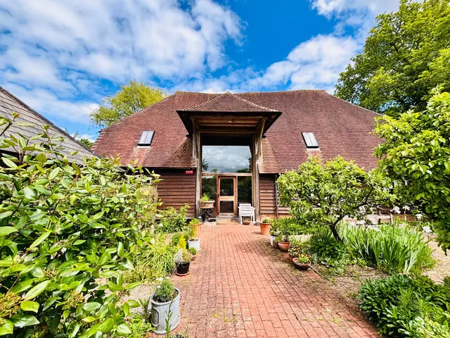 Faversham Road, Charing, TN27, photo 1
