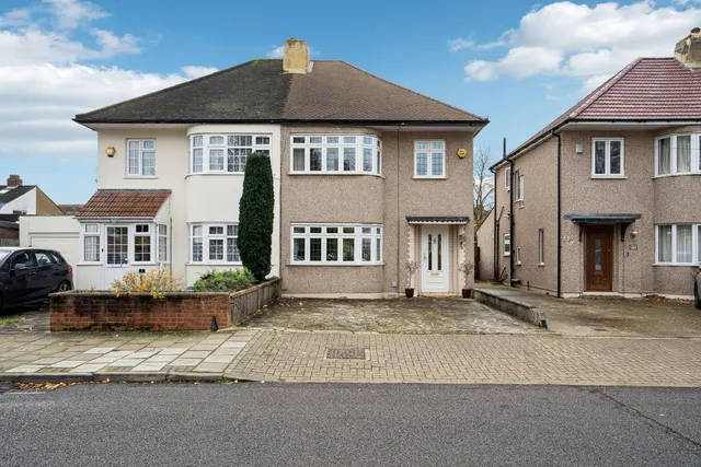 Lulworth Drive, Pinner, HA5, photo 1