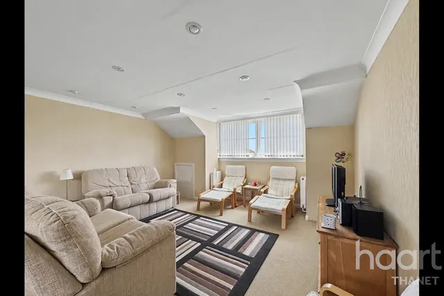North Foreland Road, Broadstairs, CT10, photo 3