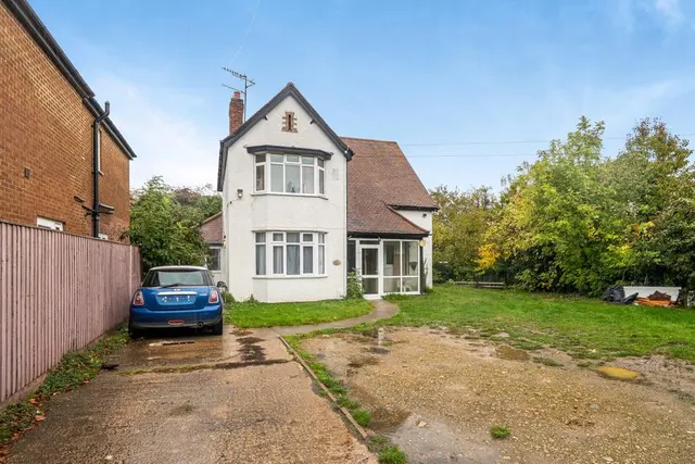 Broughton Road, Banbury, OX16, photo 1