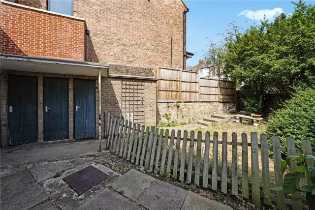 Photo 3 — Westbere Road, Cricklewood, London, NW2