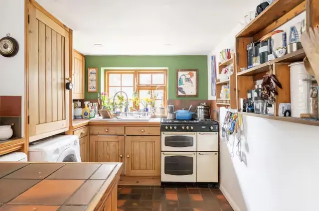 Photo 2 — Howard Terrace, Brighton