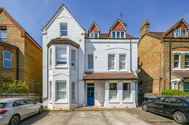 Flat G1, 12 Grange Park, London, photo 1