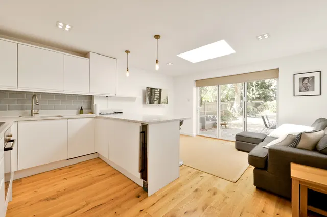 Photo 2 — Flat G1, 12 Grange Park, London