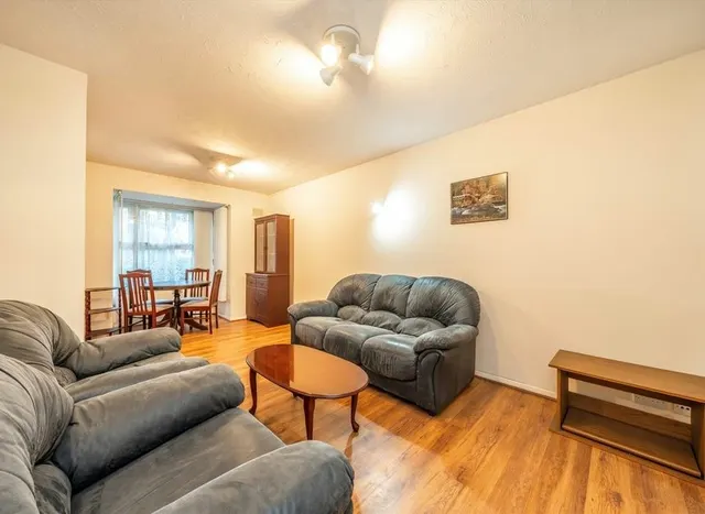 Photo 2 — Taylor Close, Hounslow, TW3