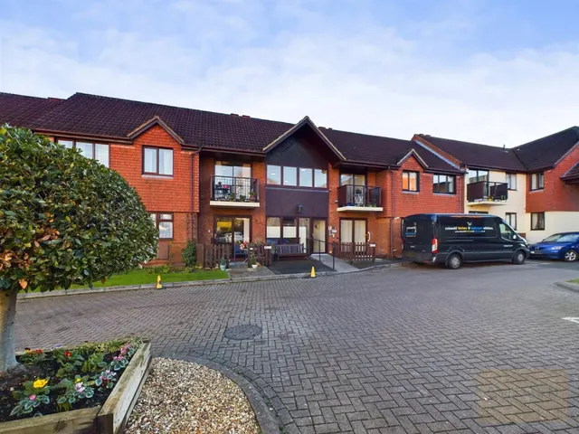 Church Road, Gloucester, GL3, photo 1