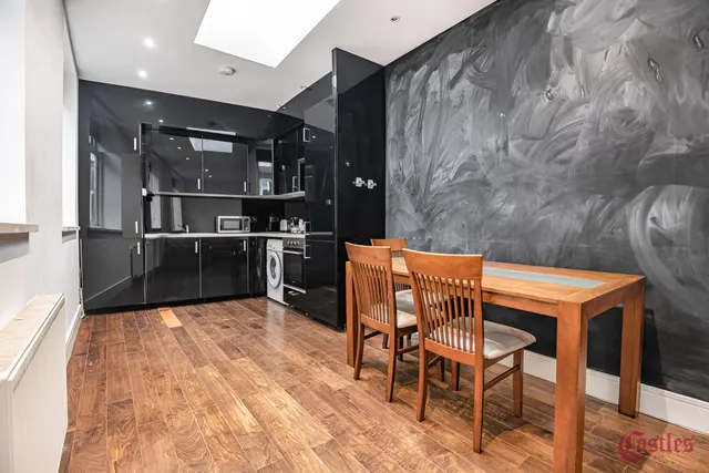 Coleridge Road, N8, photo 2