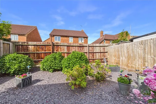 Photo 2 — Belstead Road, Abington Vale, Northampton, Northamptonshire, NN3