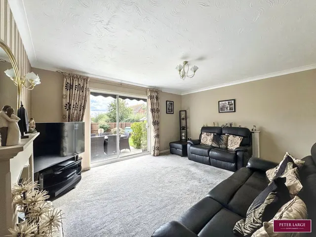 Photo 2 — Ffordd Idwal, Prestatyn, Denbighshire, LL19 7PH