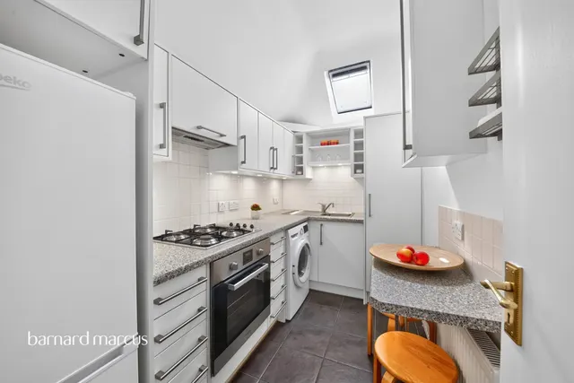 Photo 2 — Oakleigh Park South, London