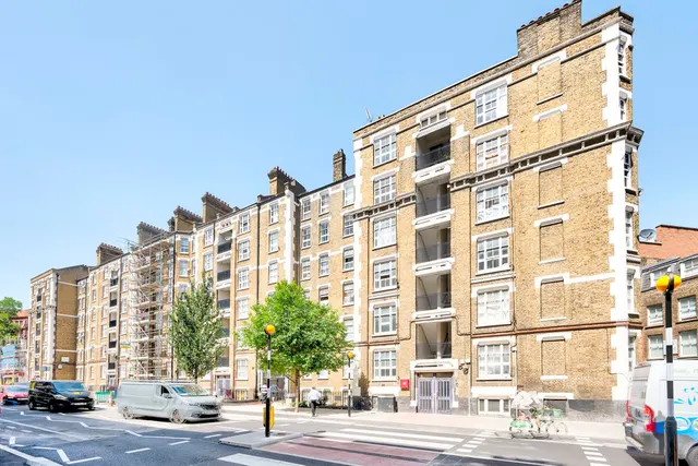 Clerkenwell Road, London, photo 1