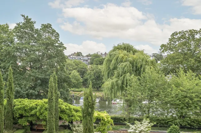 Photo 2 — Clevedon Road, Twickenham, TW1