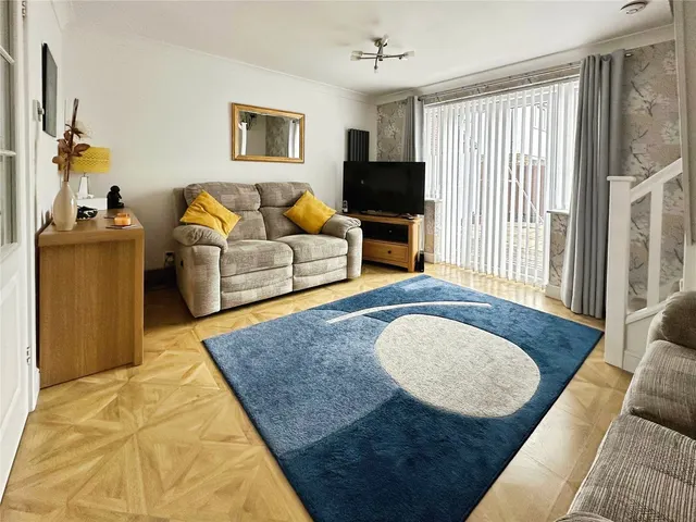 Photo 2 — Marsom Grove, LUTON, Bedfordshire, LU3