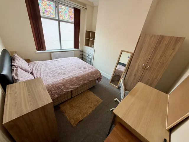 Kippax Street, Rusholme, M14, photo 2