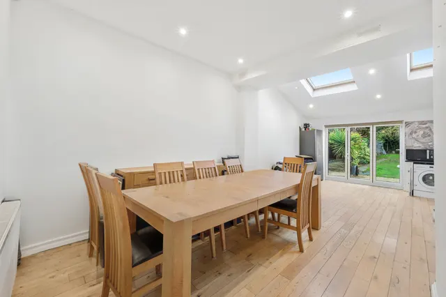 Faraday Road, London, SW19, photo 3