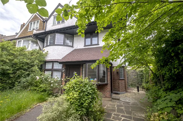 Great North Road, Highgate, photo 1