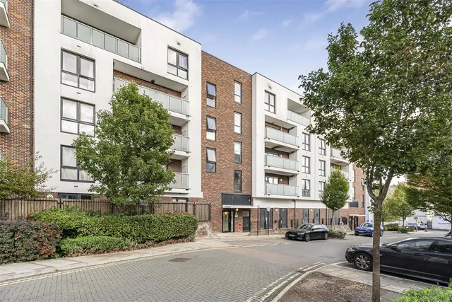 Williams Way, Wembley, HA0, photo 1