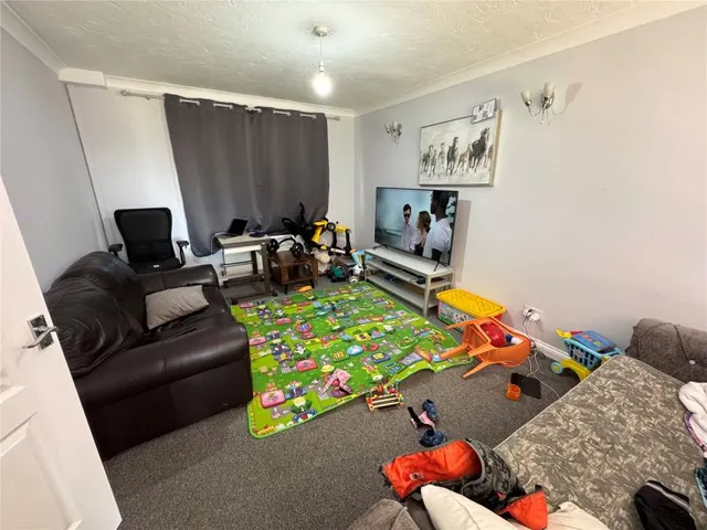 Becontree Close, Clacton-on-Sea, CO15, photo 2