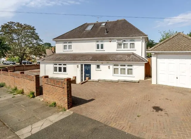 Woodcote Avenue, Mill Hill, NW7, photo 1