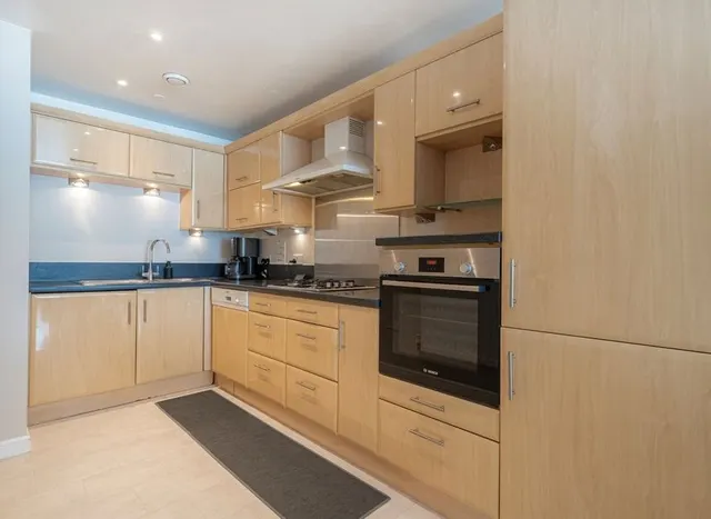 Photo 3 — Twickenham Road, Old Isleworth, TW7