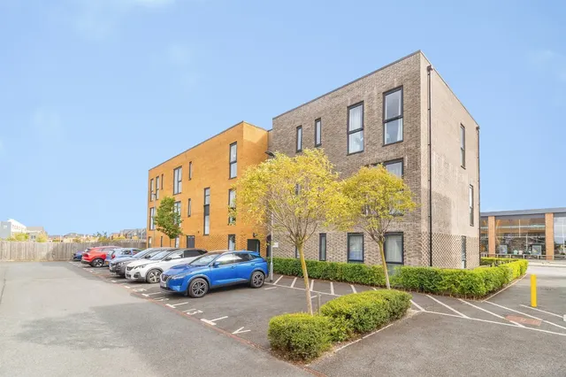 Fen Street, Brooklands, Milton Keynes, photo 1
