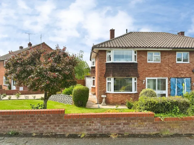 Weston Drive, Wellington, Telford TF1 3HQ, photo 1