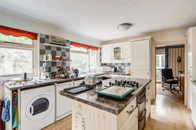 West Hill, High Salvington, BN13, photo 3