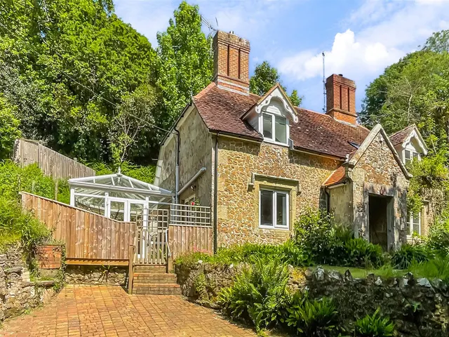 Apse Manor Road, Shanklin, PO37, photo 1