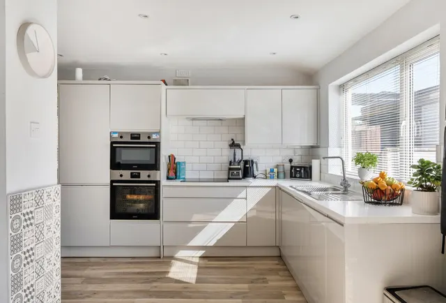 Photo 3 — Court Road, Gloucestershire, Frampton Cotterell, BS36 2DN