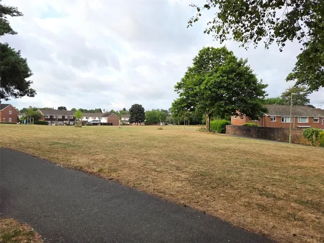 Photo 3 — Stapleford Close, Romsey, Hampshire, SO51