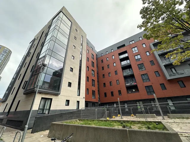 Plaza Boulevard, L8, photo 2