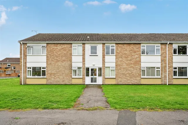Downlands Road, Devizes, SN10, photo 1