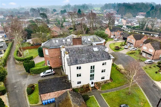 Millbank, Lymm, photo 1