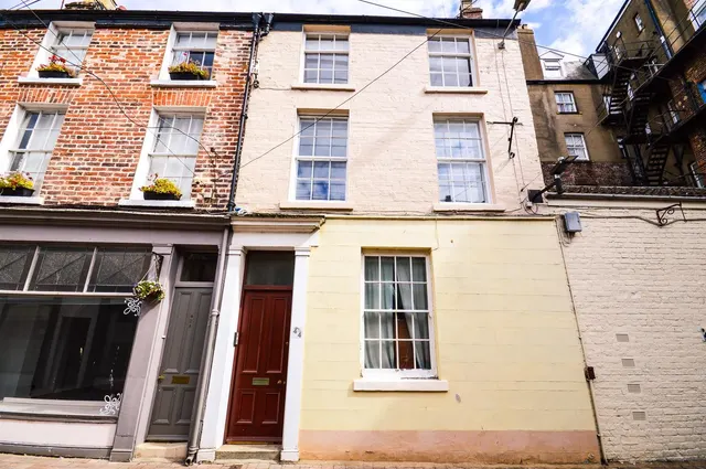 Bar Street, Scarborough YO11 2HT, photo 1