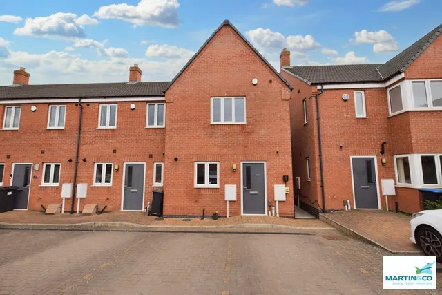 Co-Op Close, Barwell, photo 1