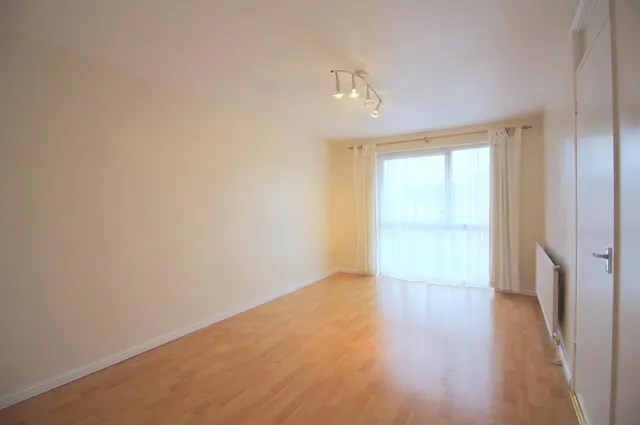 1 bedroom flat — Aylsham Drive Ickenham, Ickenham Uxbridge, Middlesex UB10 8UJ