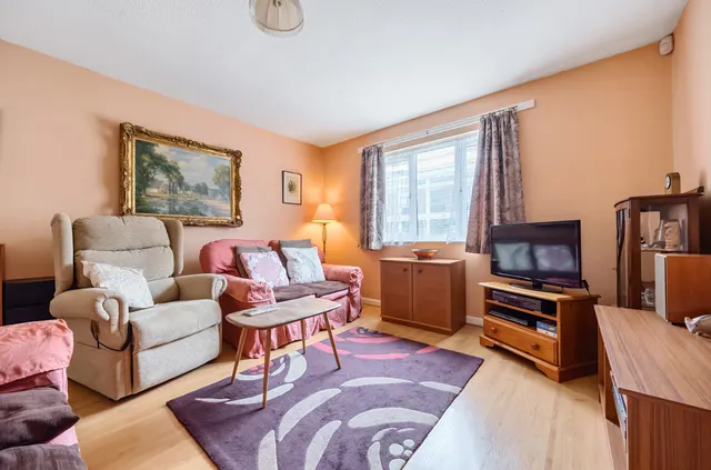 Photo 2 — Leicester Road, Barnet, EN5 5DA