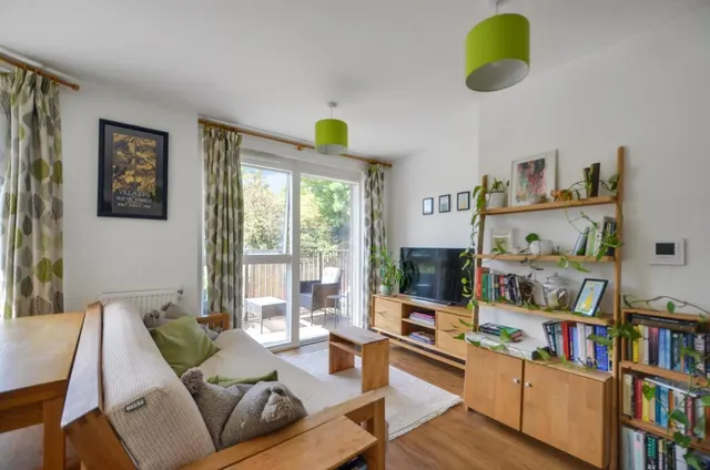 Adenmore Road, London, SE6, photo 1