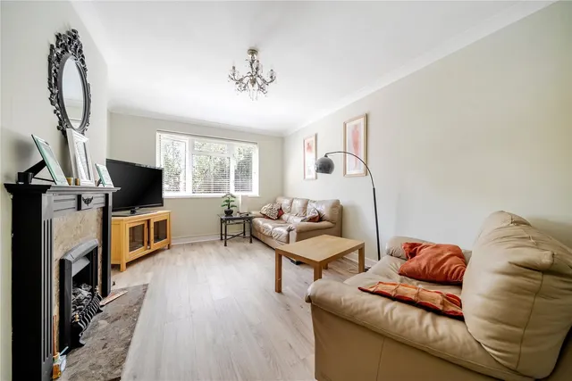 Photo 2 — Highland Road, Bromley, BR1
