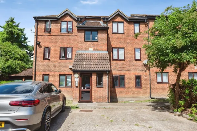 Parsonage Road, Grays, Essex, RM20, photo 1