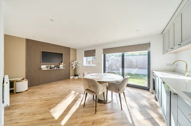 Willow Drive, Normandy, GU3, photo 2
