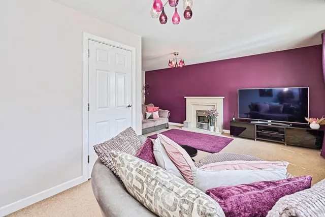 Photo 2 — Ragstone Close, Walsall, West Midlands, WS2