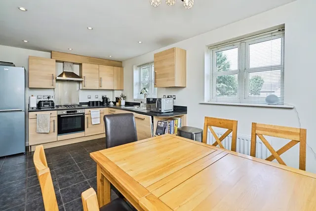 Photo 3 — Ragstone Close, Walsall, West Midlands, WS2