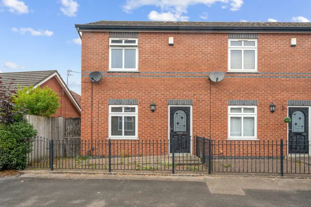 Manchester Road, Leigh, WN7 2LE, photo 1