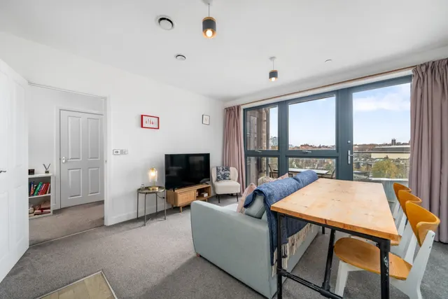 Osiers Road, Wandsworth, photo 1