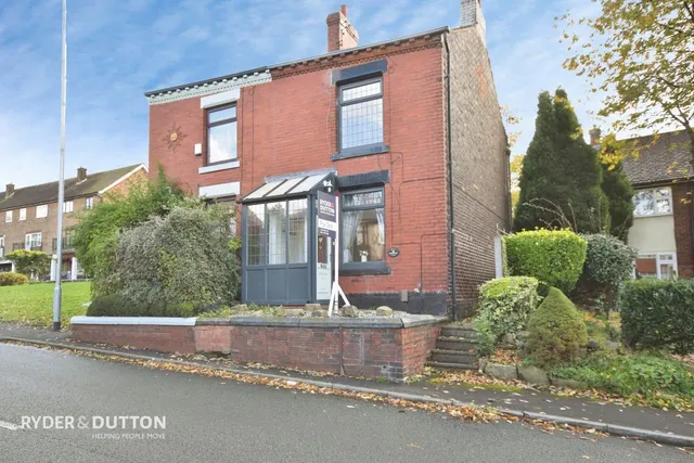 Middleton Road, Royton, OL2, photo 1