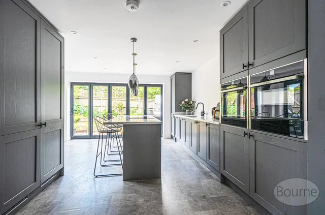 Hanbury Square, Petersfield, GU31, photo 3