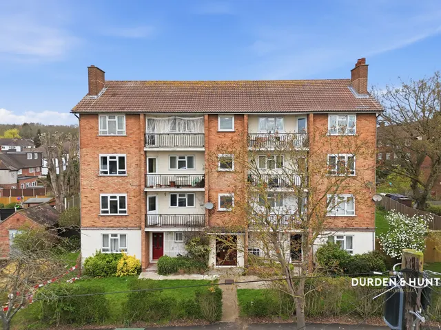 Loughton Way, Buckhurst Hill, IG9, photo 1